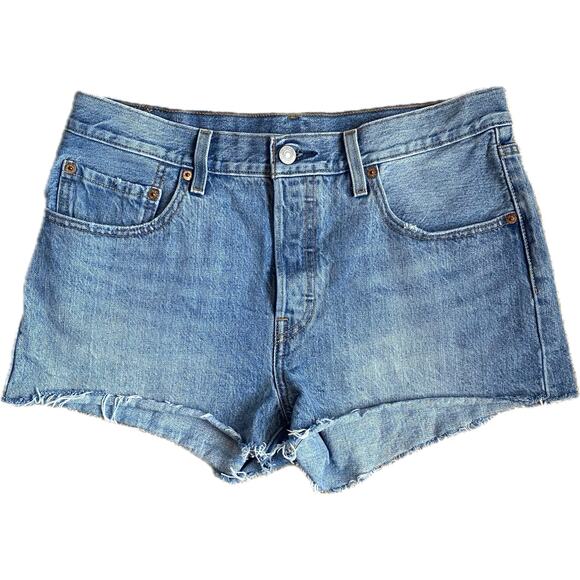 LEVI’S 501 Mid Rise Cut Off Denim Jean Shorts SZ 30 Closet Staple Festival Boho - Picture 2 of 7